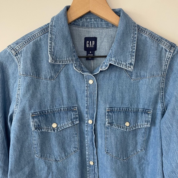 Gap NWT classic western snap button down embroidered back denim shirt sm… - Picture 4 of 8
